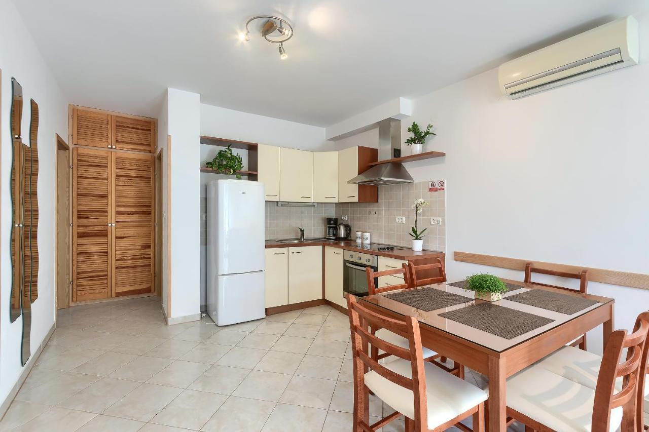 Apartments Gilly 1 프레멘투라 외부 사진
